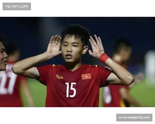 杨皓宇同轮表现同样低迷 申花中场组合未能掌控比赛节奏 杨皓宇同轮表现同样低迷 申花中场组合未能掌控比赛节奏